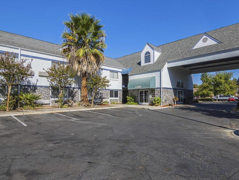 Quality Inn Fresno Yosemite Airport Exterior foto