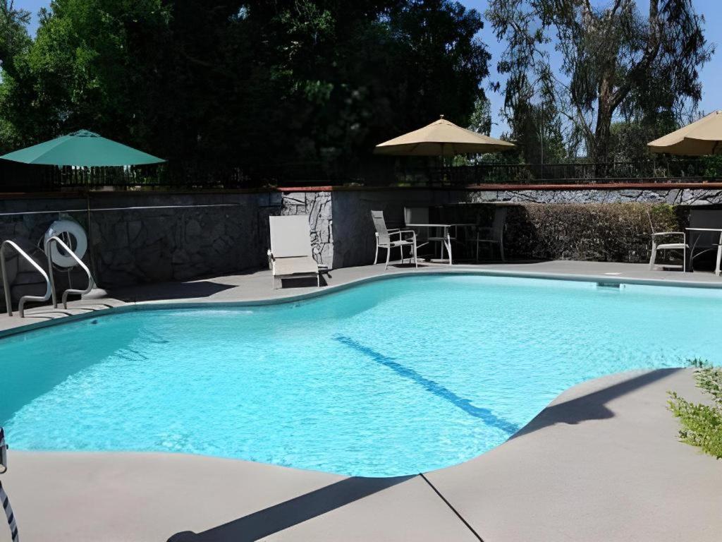 Quality Inn Fresno Yosemite Airport Exterior foto